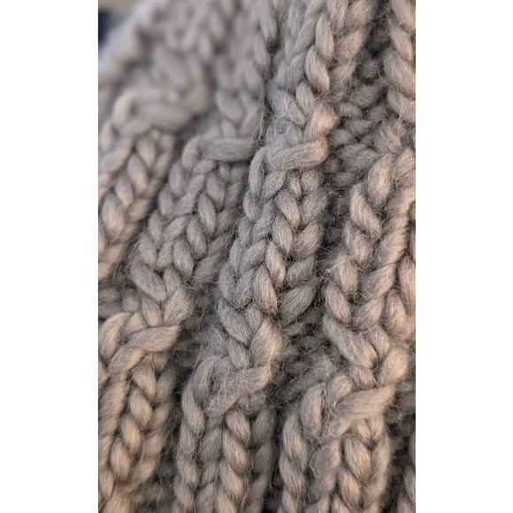 Turtle Fur Gray Fifi Cable Knit Merino Wool Plush Fleece Lined Faux Pom Beanie - Picture 4 of 5